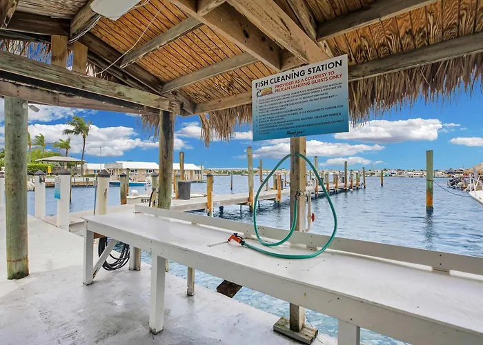 St Kitts - Downtown Waterfront Penthouse Pool Dock Parking Villa Key West